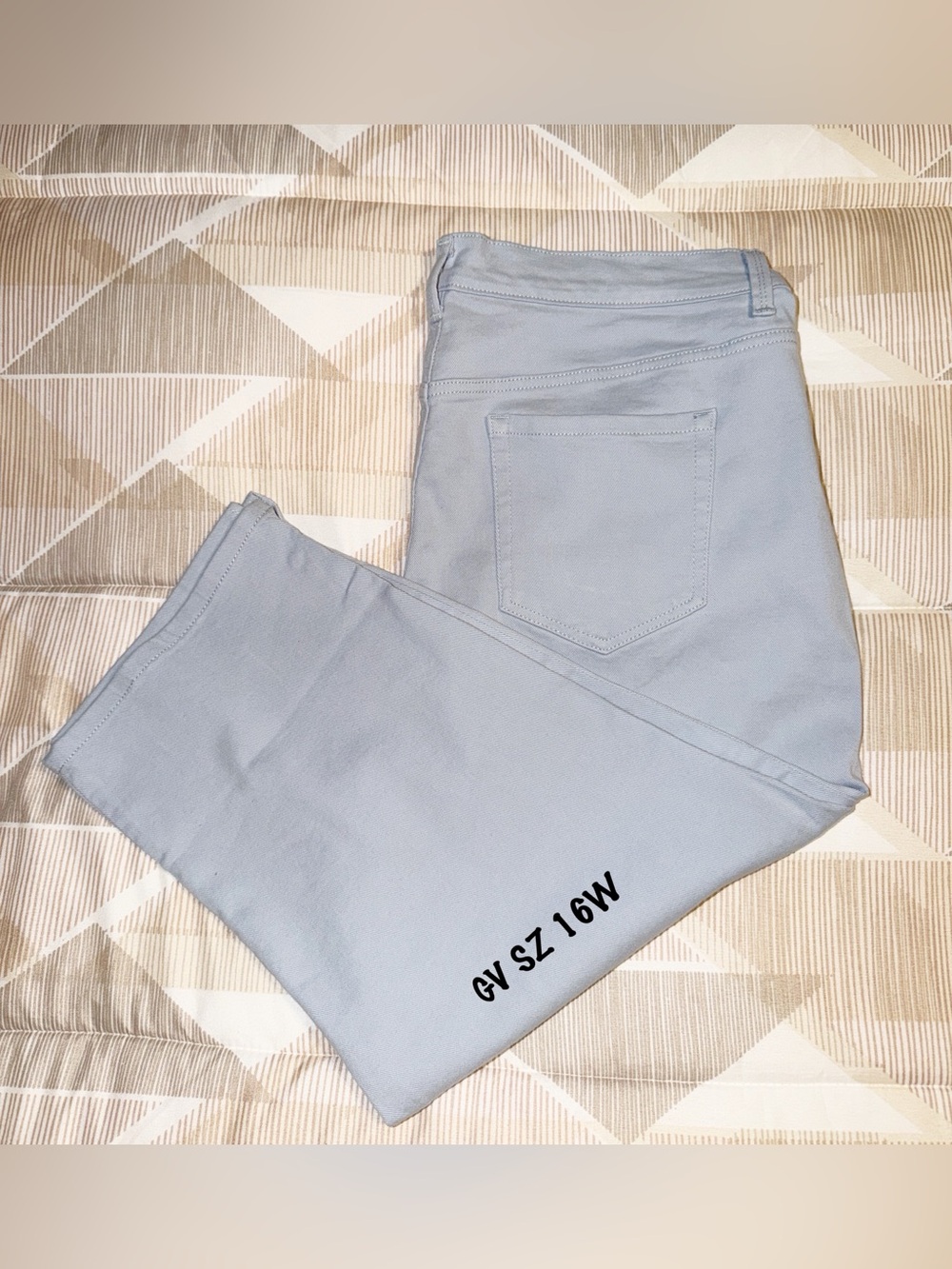 Gloria Vanderbilt Pale Blue Slim Capris